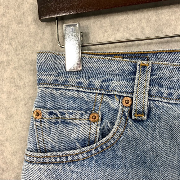 Vintage Levis Strauss Mom Shorts Size 8 Heavy Cotton ( waist 30” ). Flaw - Picture 2 of 13